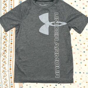 Under Armour Gray Short Sleeve Tee Athletic Performance